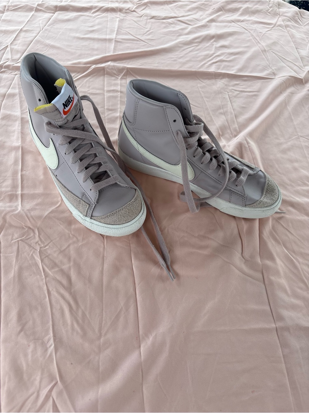 Nike Women’s Blazer Mid Lavender/Light Cream' High-Top Sneakers